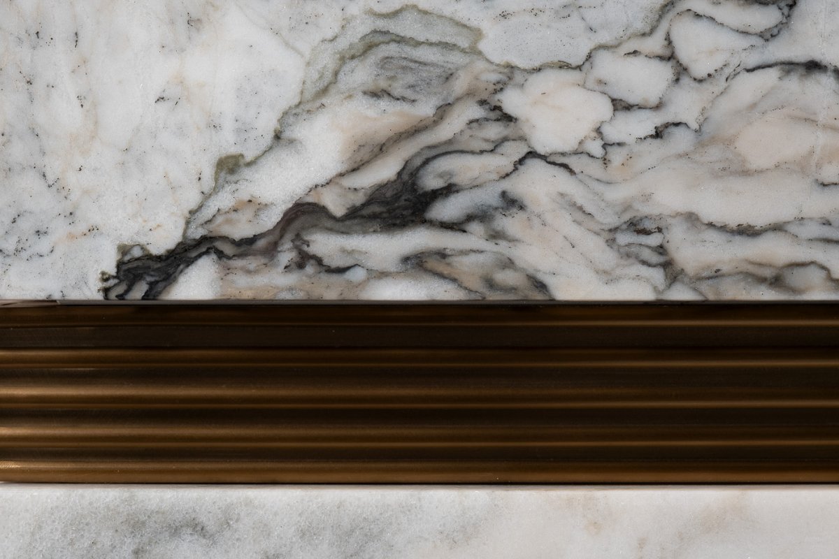 58DB-23185 Тумба под телевизор 220*42*50см